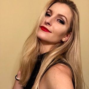 Meet your Posher, Alexis